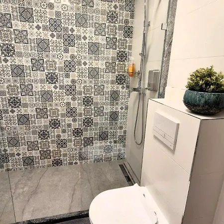Jaracza 28 Nr 4